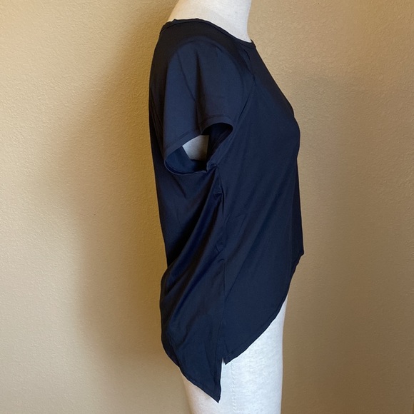 Black Performance Active Top - Picture 7 of 15